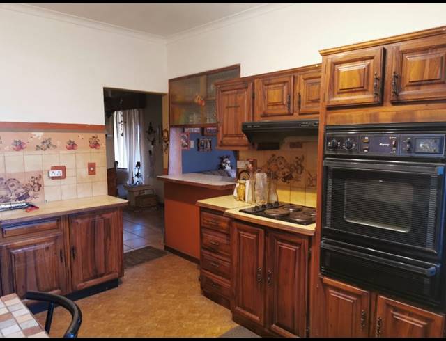 3 BEDROOM HOUSE SOLD IN MOUNTAIN VIEW